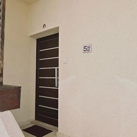 Garden Flat Apartment *