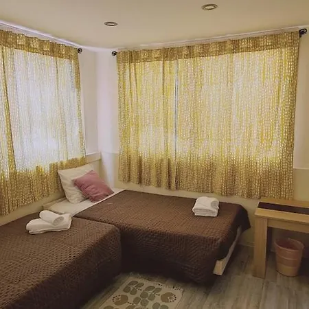 Garden Flat Apartment Larnaca