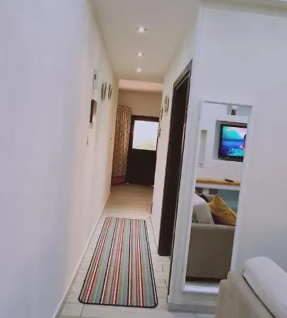 Garden Flat Apartment *
