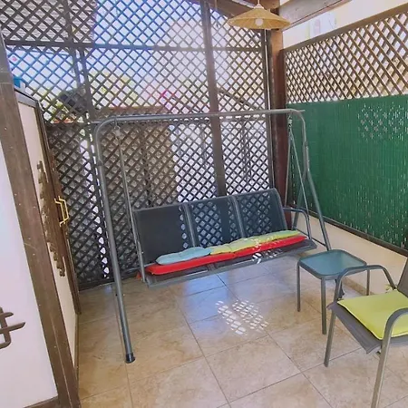 Garden Flat *